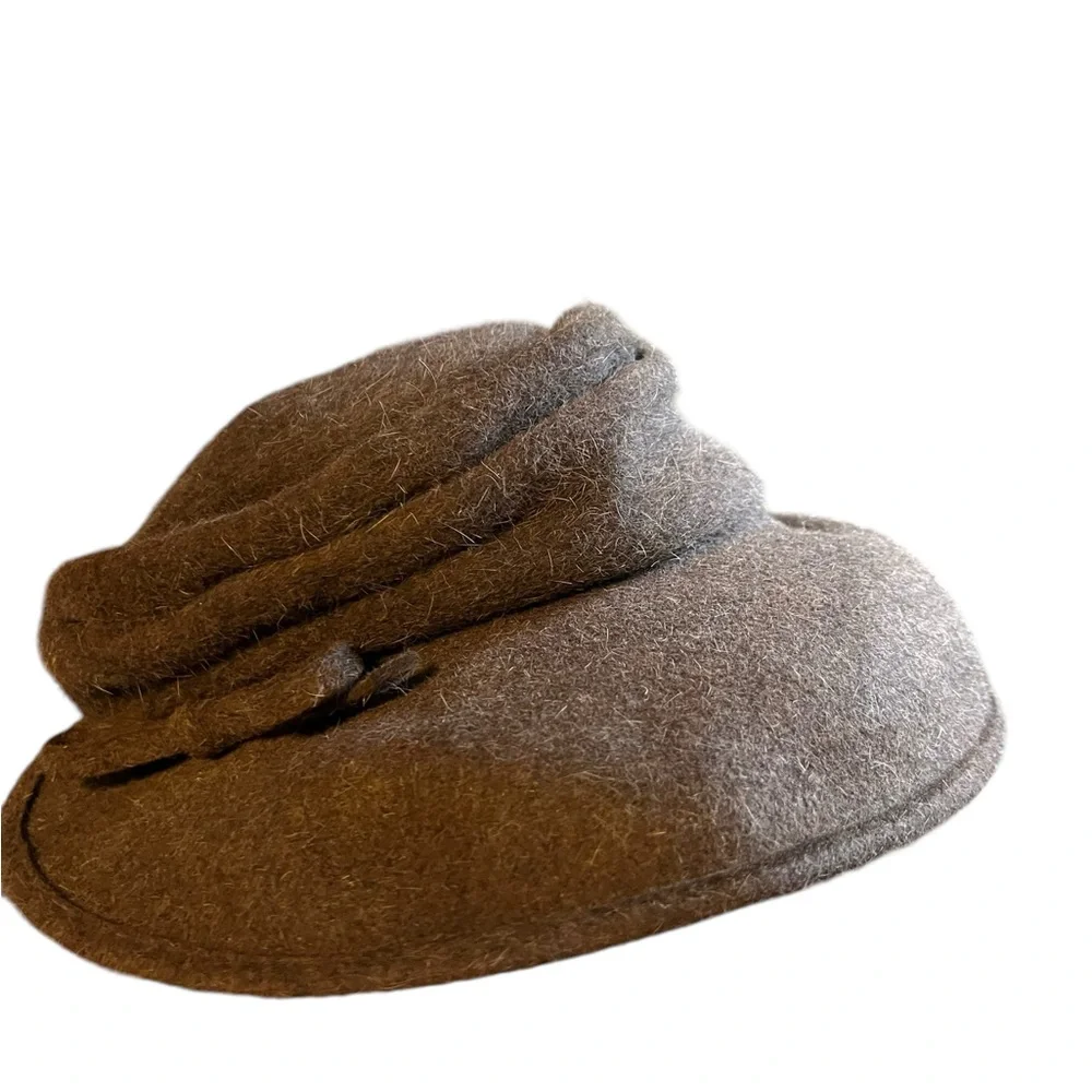 Rare Wayne Wirem Milineru Women's Wool Bonnet Hat